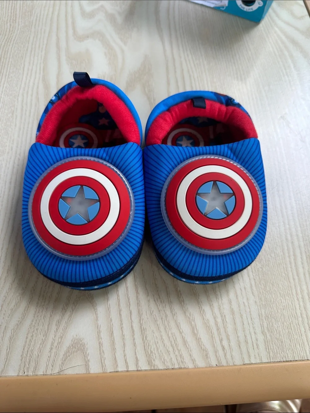 Kids Marvel Captain America Slip-On Slipper - Blue/Red light up
